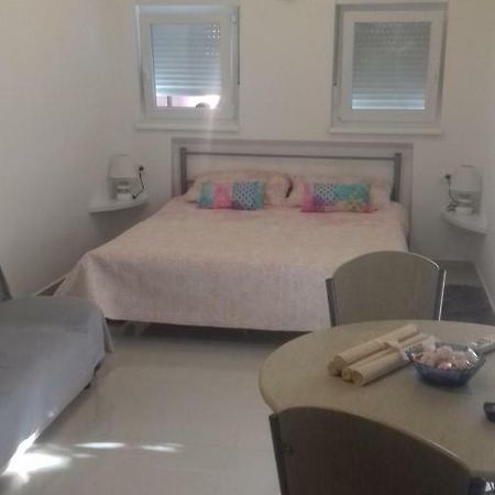 Tili Apartment พูลา ภายนอก รูปภาพ