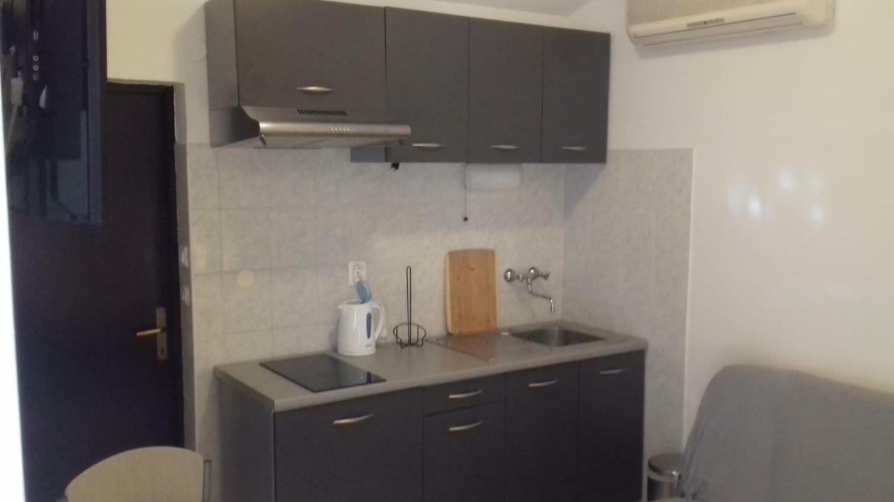 Tili Apartment พูลา ภายนอก รูปภาพ