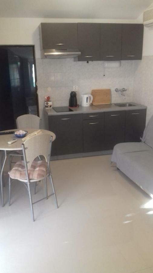 Tili Apartment พูลา ภายนอก รูปภาพ