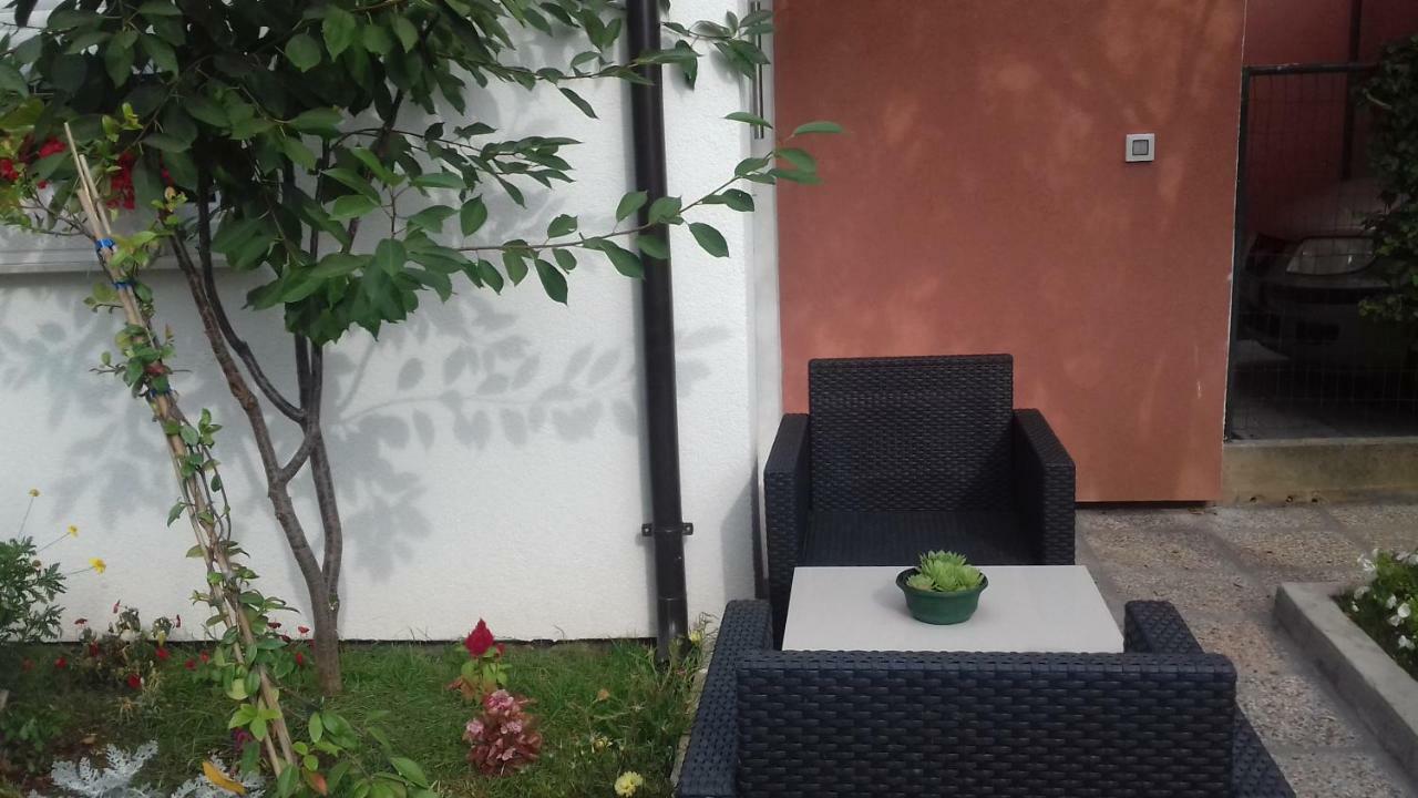 Tili Apartment พูลา ภายนอก รูปภาพ