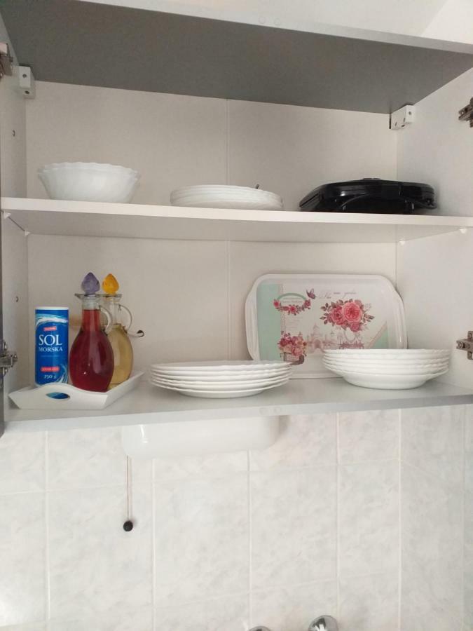 Tili Apartment พูลา ภายนอก รูปภาพ