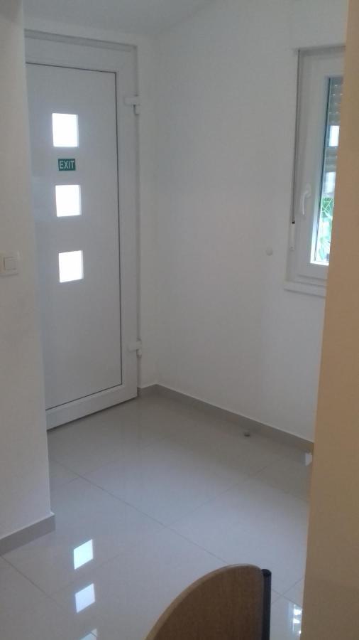 Tili Apartment พูลา ภายนอก รูปภาพ
